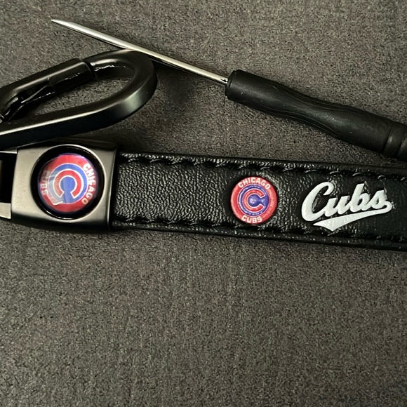 New Chicago Cubs key ring and screwdriver set - Picture 3 of 5